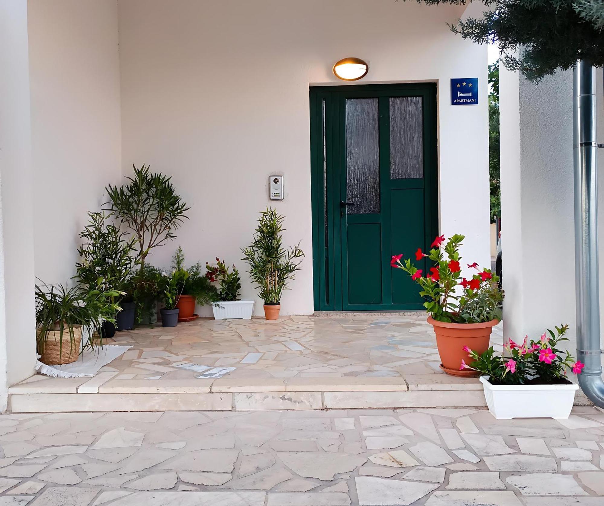 Lux Apartments Vodice Eksteriør billede
